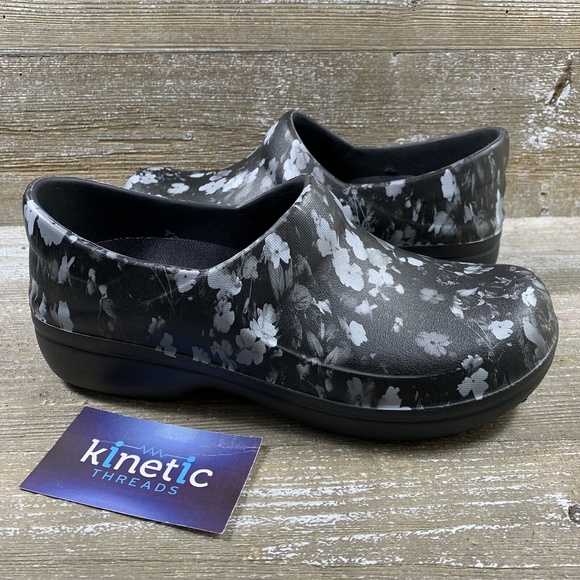 Crocs Neria Pro II Womens Size 7 Floral Multicolor Slip On Clogs Shoes 205385 - Picture 1 of 10